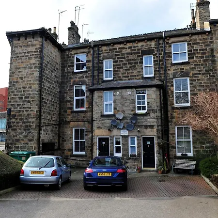 - Strawberry One - Private Parking Apartment Harrogate