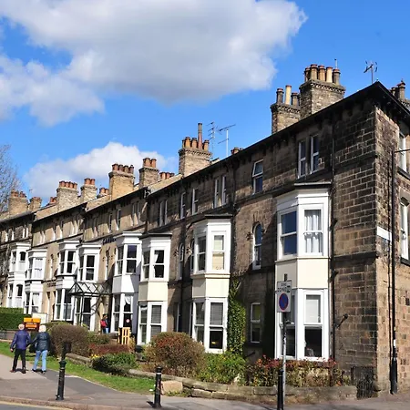 Apartman Strawberry One - 3 En-suite Bedrooms, Private Parking - Harrogate