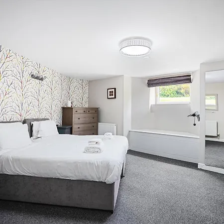 Strawberry One - 3 En-suite Bedrooms, Private Parking - * Harrogate