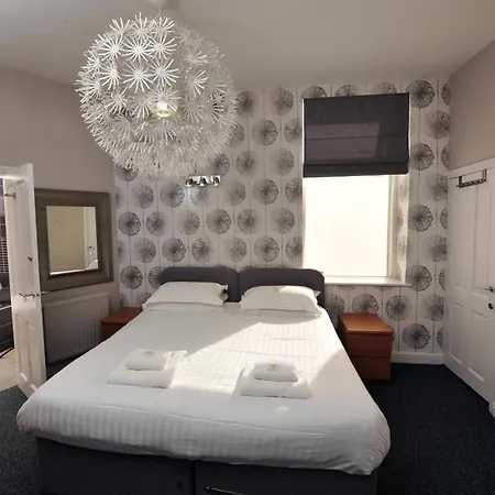 Strawberry One - 3 En-suite Bedrooms - Parking - Apartman