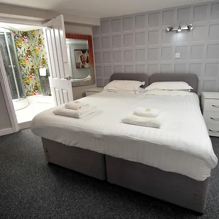 Strawberry One - 3 En-suite Bedrooms - Parking - Apartman *