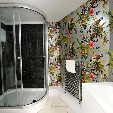 Apartman Strawberry One - 3 En-suite Bedrooms - Parking - Harrogate