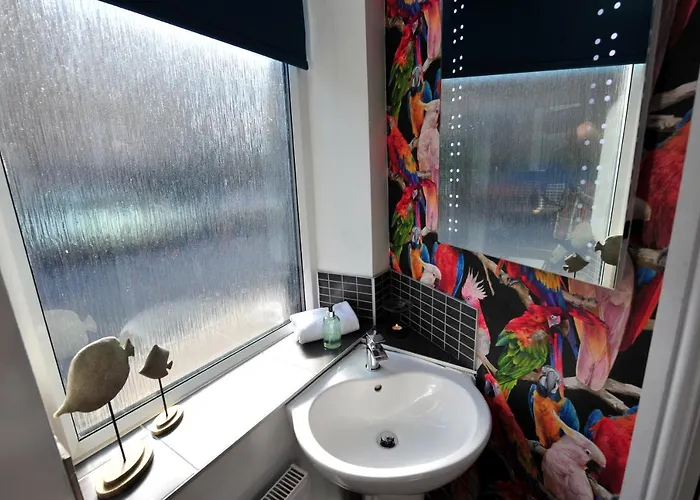 Strawberry One - 3 En-suite Bedrooms, Private Parking - Apartamento Harrogate