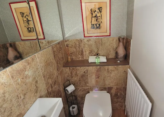 Strawberry One - 3 En-suite Bedrooms, Private Parking - * Harrogate