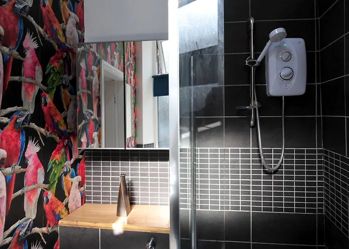 Strawberry One - 3 En-suite Bedrooms, Private Parking - Apartamento Harrogate