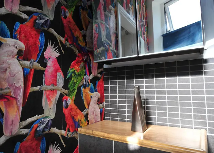 Strawberry One - 3 En-suite Bedrooms, Private Parking -