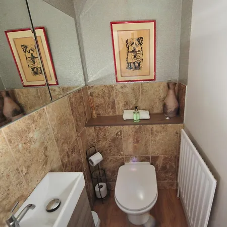Strawberry One - 3 En-suite Bedrooms, Private Parking - * Harrogate