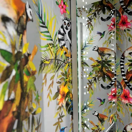 شقة Strawberry One - 3 En-suite Bedrooms, Private Parking - *